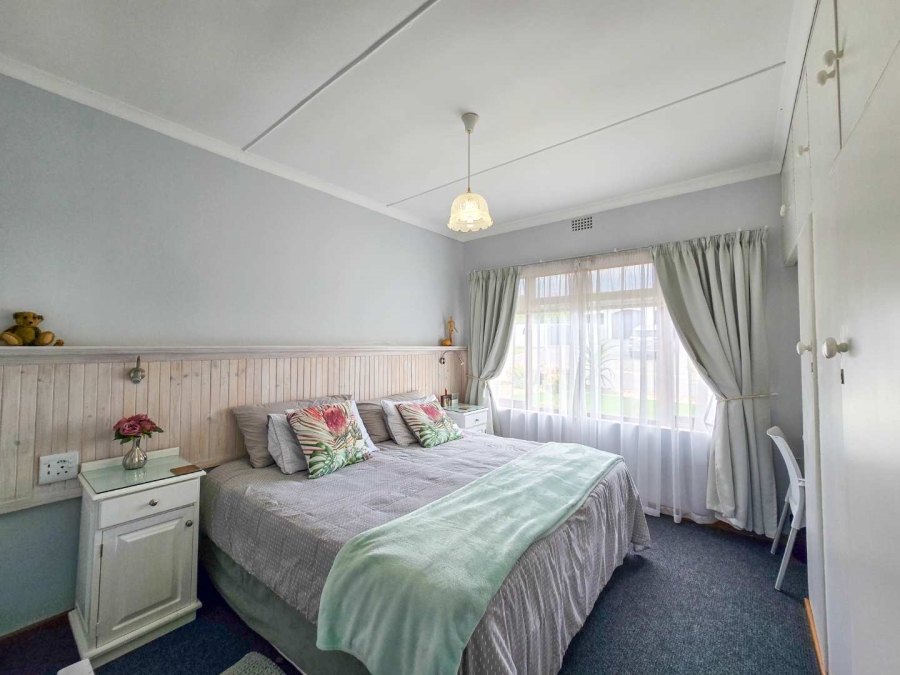 4 Bedroom Property for Sale in Stilbaai Wes Western Cape